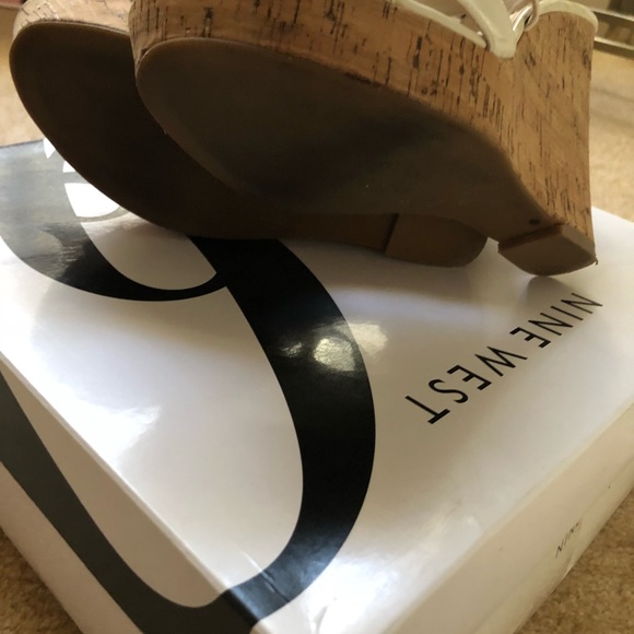 Nine West white sandals/wedges - Picture 6 of 7